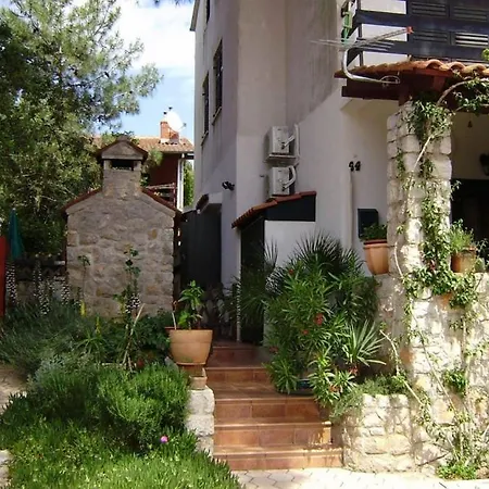 Apartment Losinj Terrace Apartment: Comfort For 7 With Modern Amenities