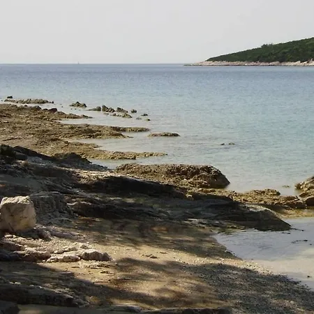 Losinj Terrace Apartment: Comfort For 7 With Modern Amenities Apartment