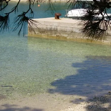 Losinj Terrace Apartment: Comfort For 7 With Modern Amenities Apartment *