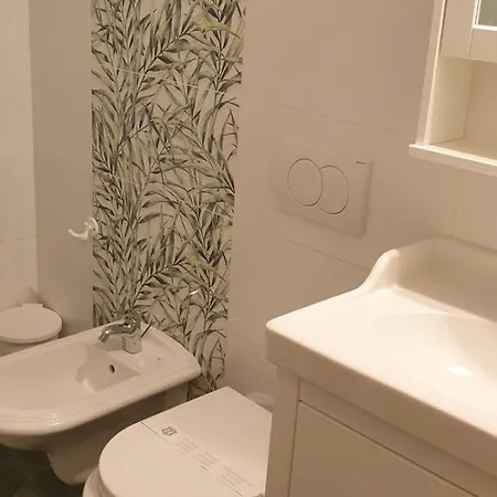 Apartment Losinj Terrace Apartment: Comfort For 7 With Modern Amenities Mali Losinj