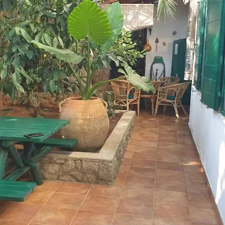 Losinj Terrace Apartment: Comfort For 7 With Modern Amenities *